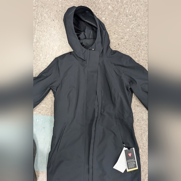 Lululemon Rain rebel insulated jacket - Picture 8 of 13